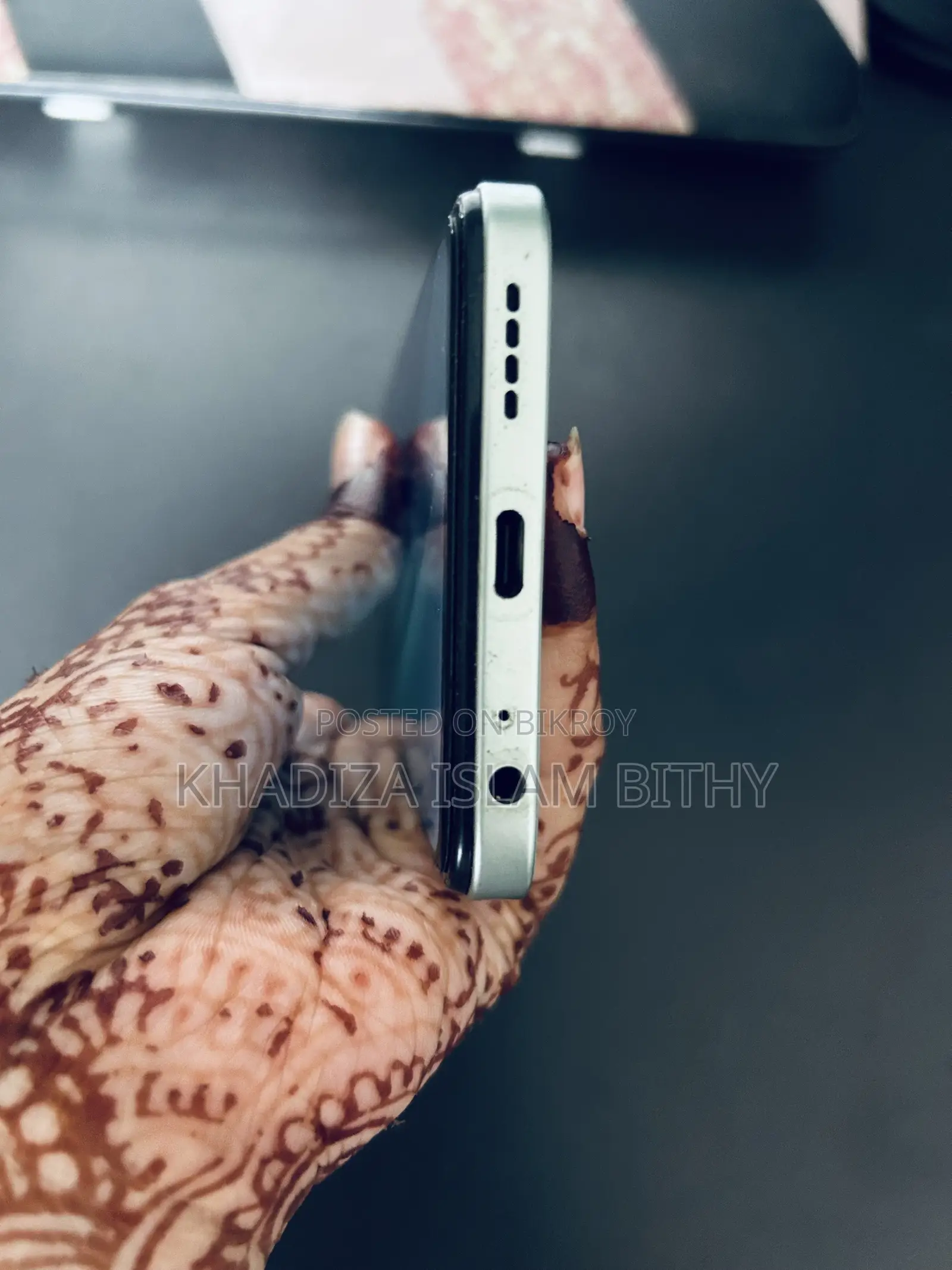 আইটেল ৬৪ জিবি সাদা