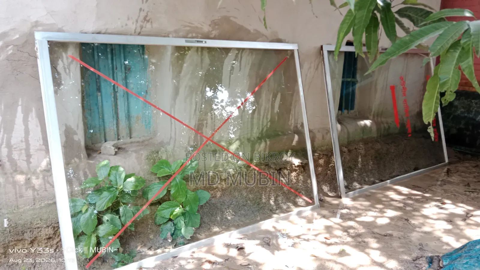 Two Thai glass pieces, 5/7 feet each