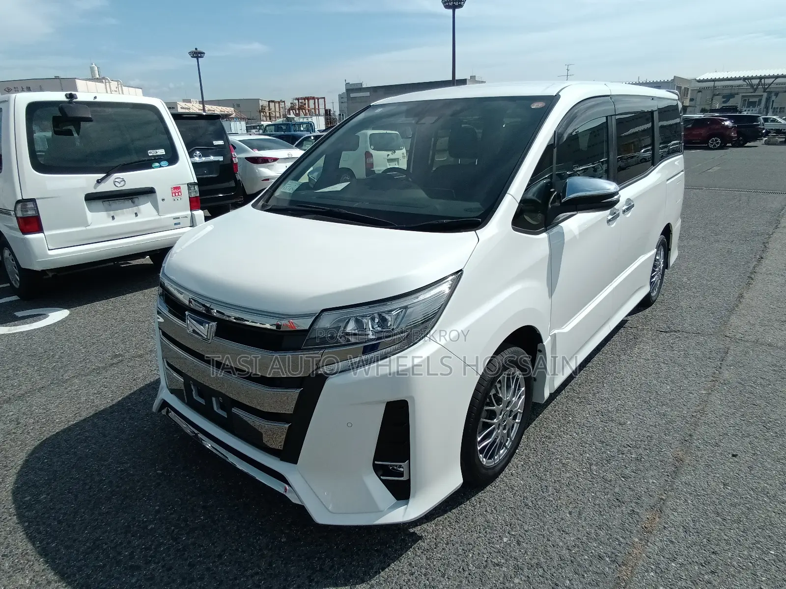 Toyota Noah 1.8 FWD Hybrid (7 seater) 2021 Pearl