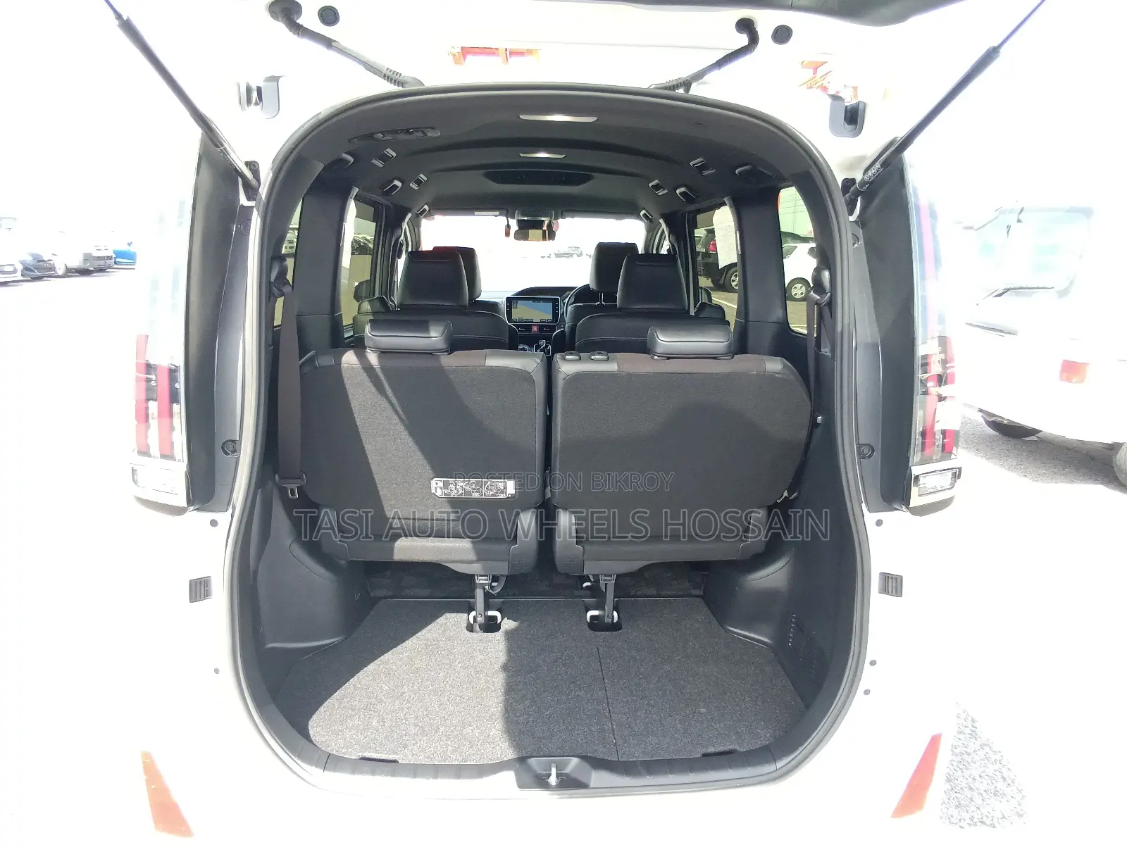 Toyota Noah 1.8 FWD Hybrid (7 seater) 2021 Pearl