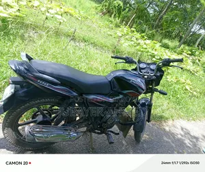 বাজাজ ডিসকভার ১০০ ২০১৭ কালো