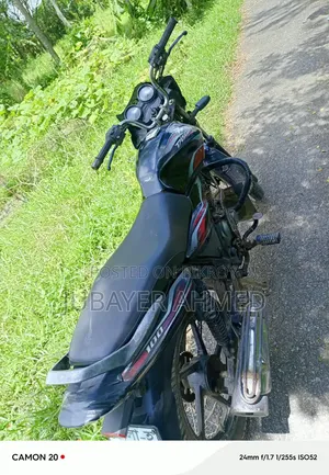 বাজাজ ডিসকভার ১০০ ২০১৭ কালো