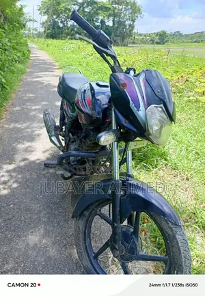 বাজাজ ডিসকভার ১০০ ২০১৭ কালো
