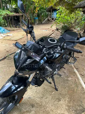 হিরো এক্সট্রিম ১২৫আর ২০২৫ ব্ল্যাক