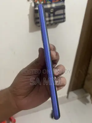 Vivo Y21 64 GB Blue