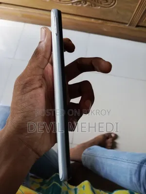 স্যামসাং গ্যালাক্সি এ৩০ ৬৪ জিবি সাদা