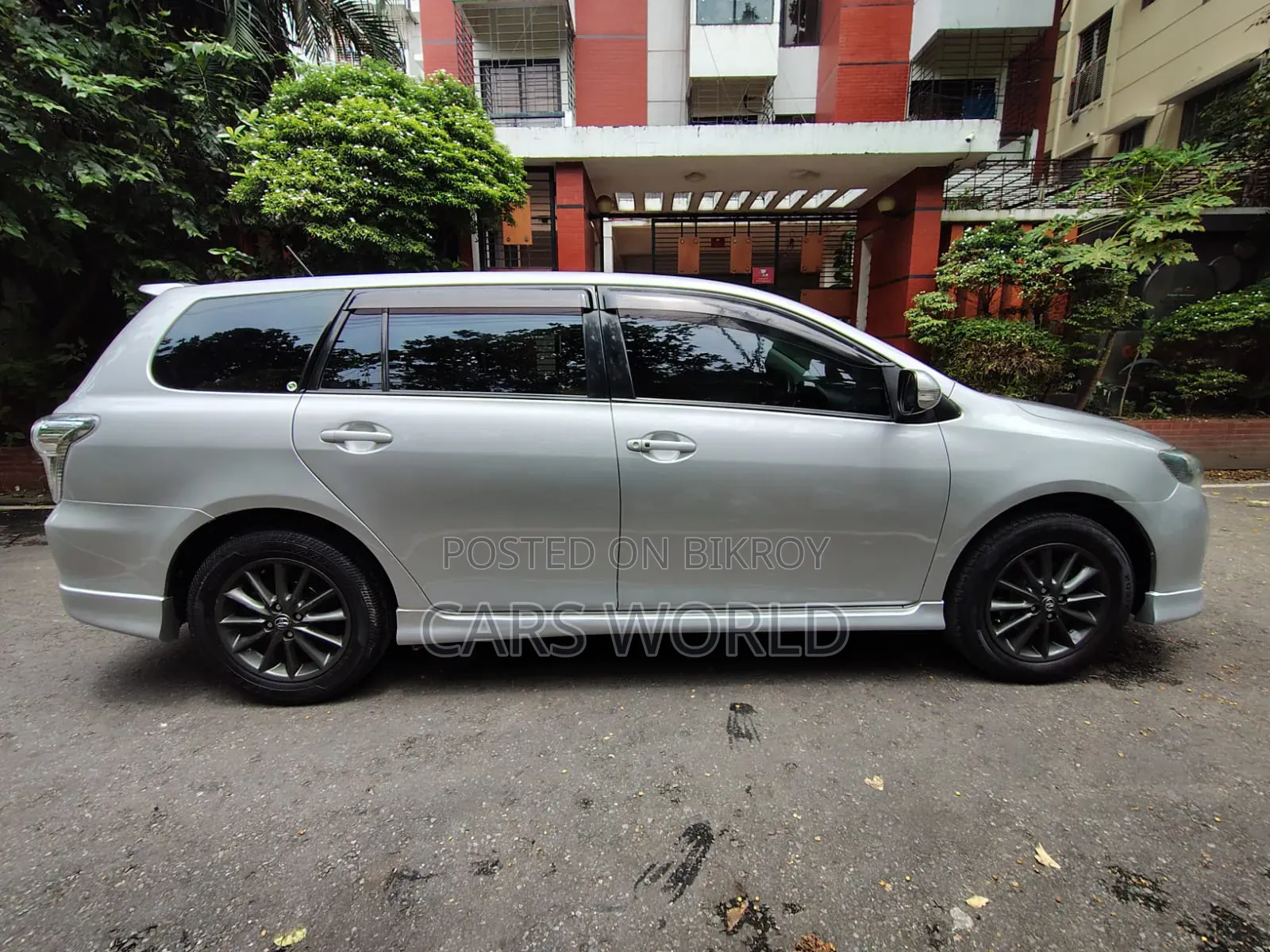 Toyota Corolla Fielder 2010 Silver
