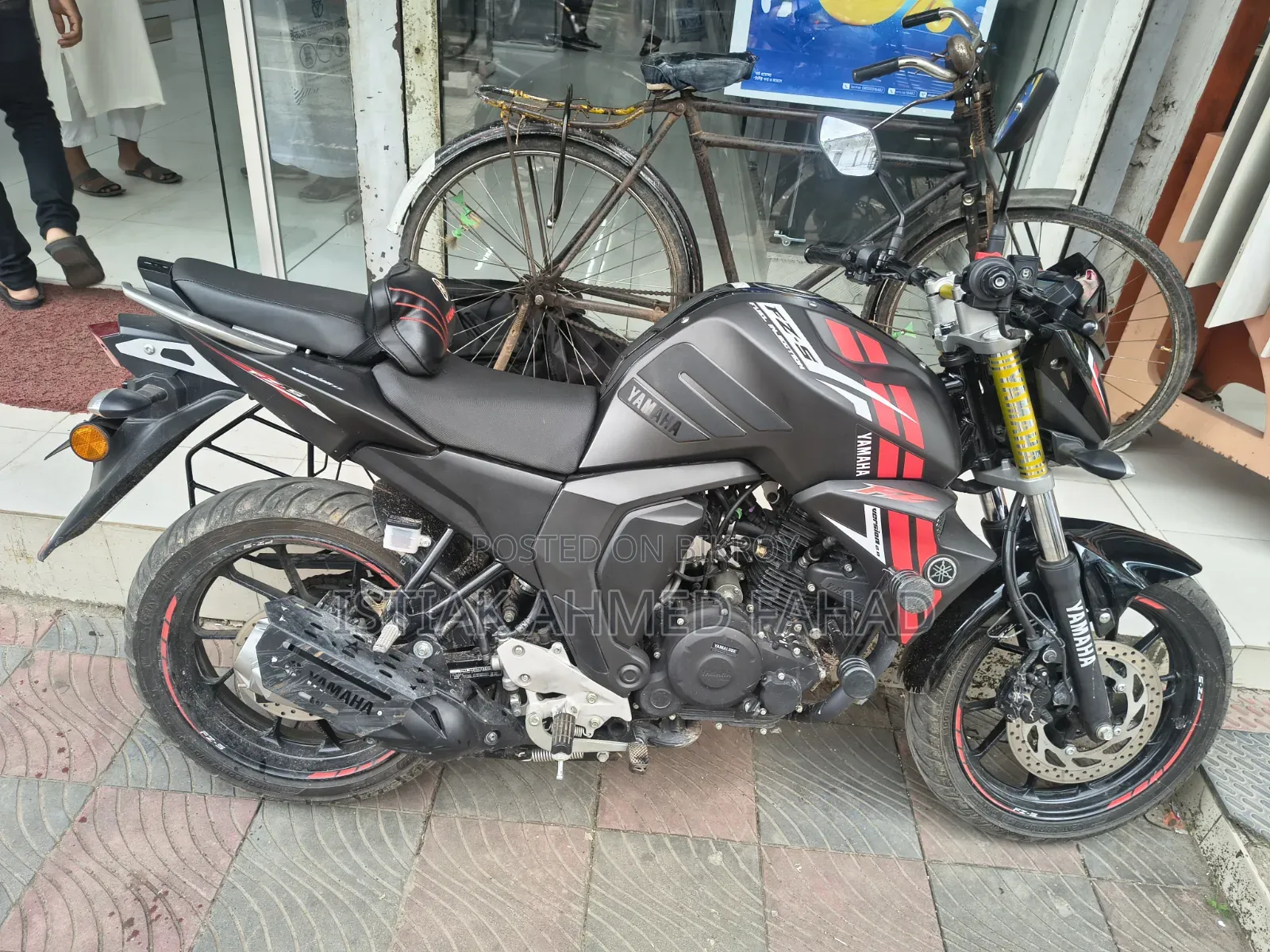 ইয়ামাহা এফজেডএস ভি২ ২০২৫ কালো