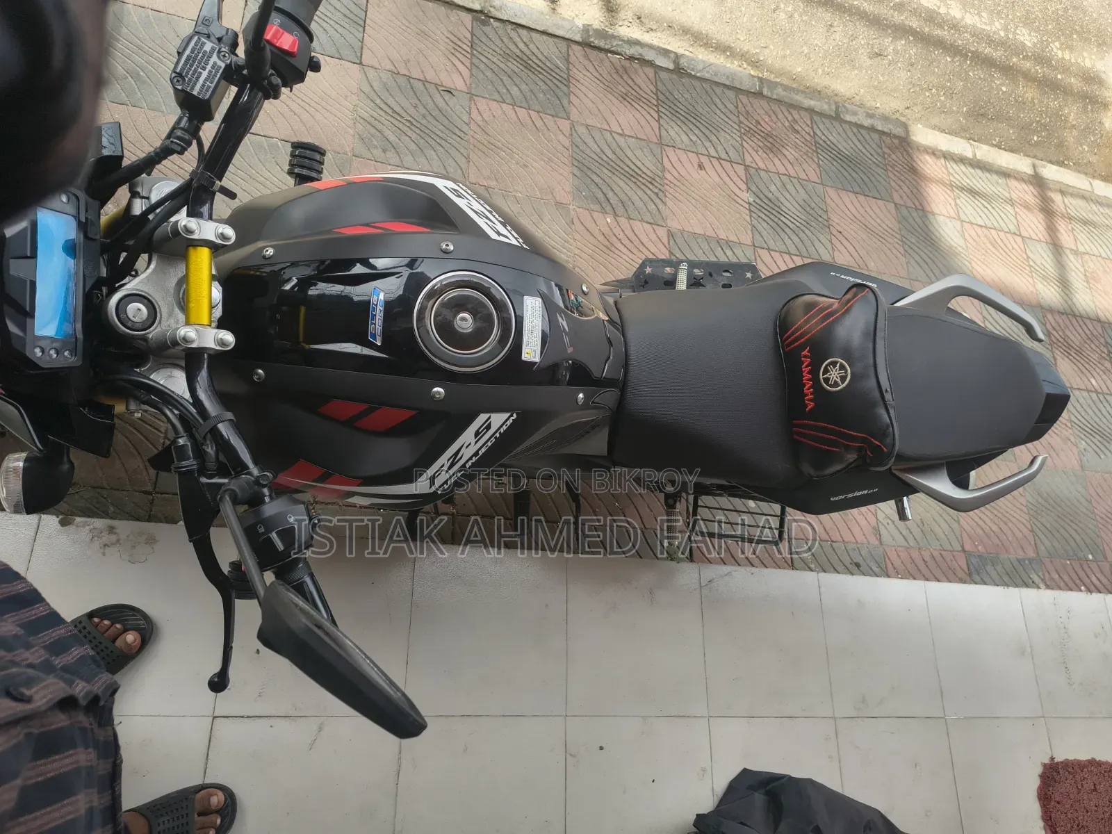 ইয়ামাহা এফজেডএস ভি২ ২০২৫ কালো