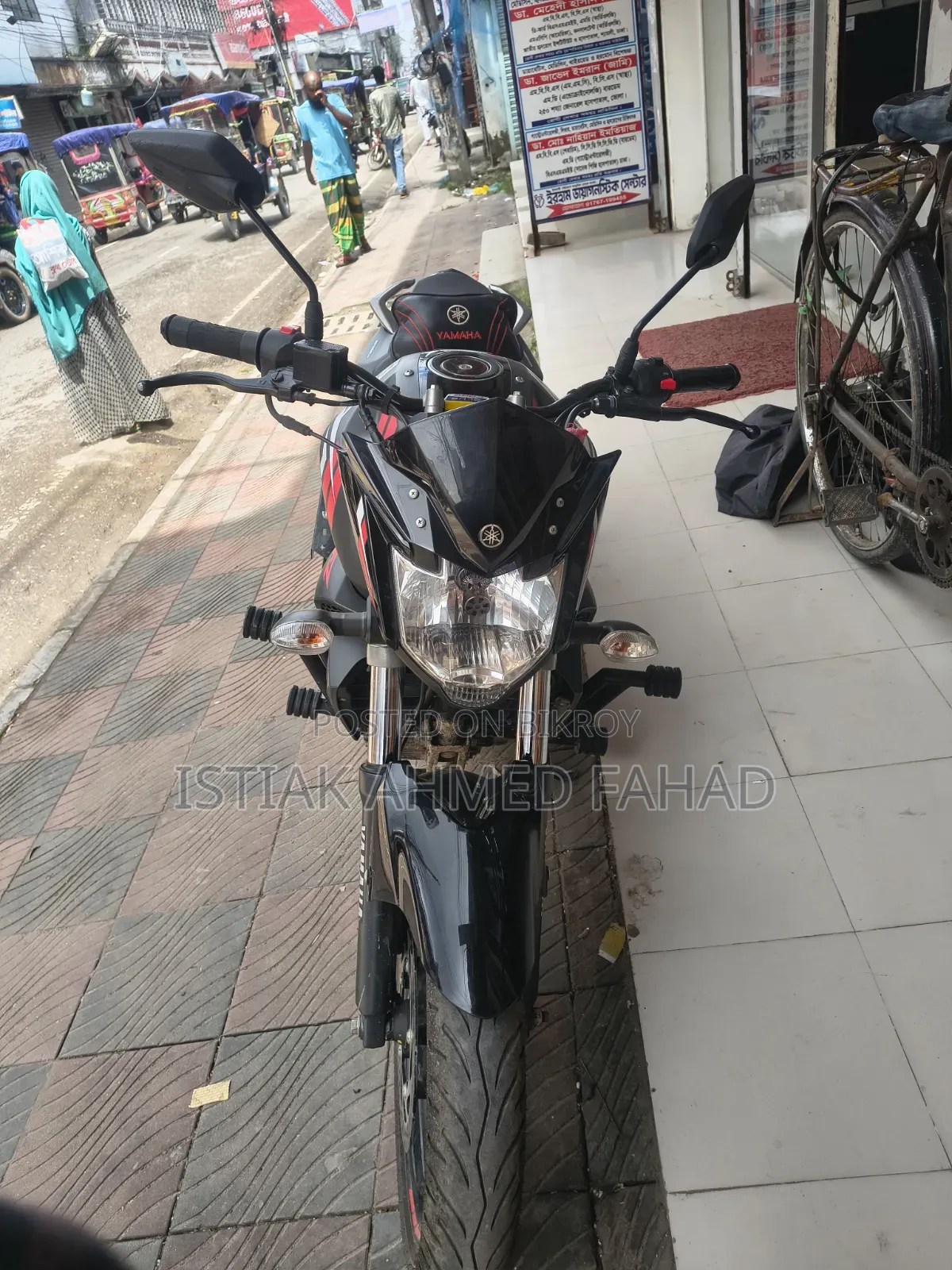 ইয়ামাহা এফজেডএস ভি২ ২০২৫ কালো