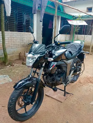 সুজুকি গিক্সার ২০২৫ ব্ল্যাক