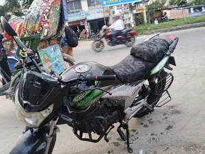 রানার এক্সট্রিট ১৫০ ২০১৫ কালো