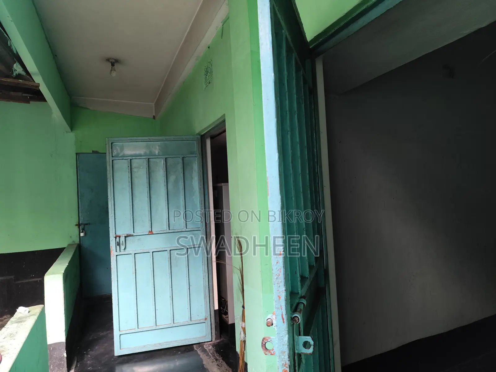 ভালুকায় ২ বেডরুমের বাড়ি বিক্রয়