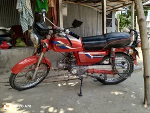 Honda 2000 Red