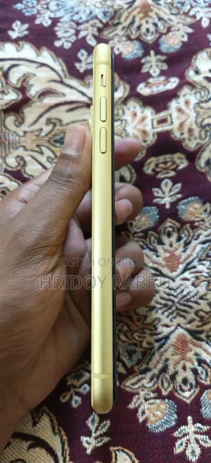 অ্যাপল আইফোন ১১ ১২৮ জিবি ইয়েলো