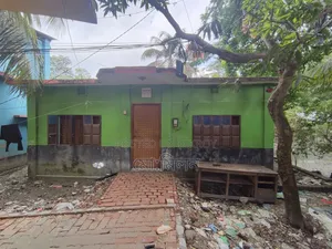 4 Bedroom House in Faraji Bari, Beltola Feri Ghat for sale