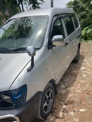 Toyota Noah 2.0 All-Wheel Drive (8 Seater) 2006 Silver