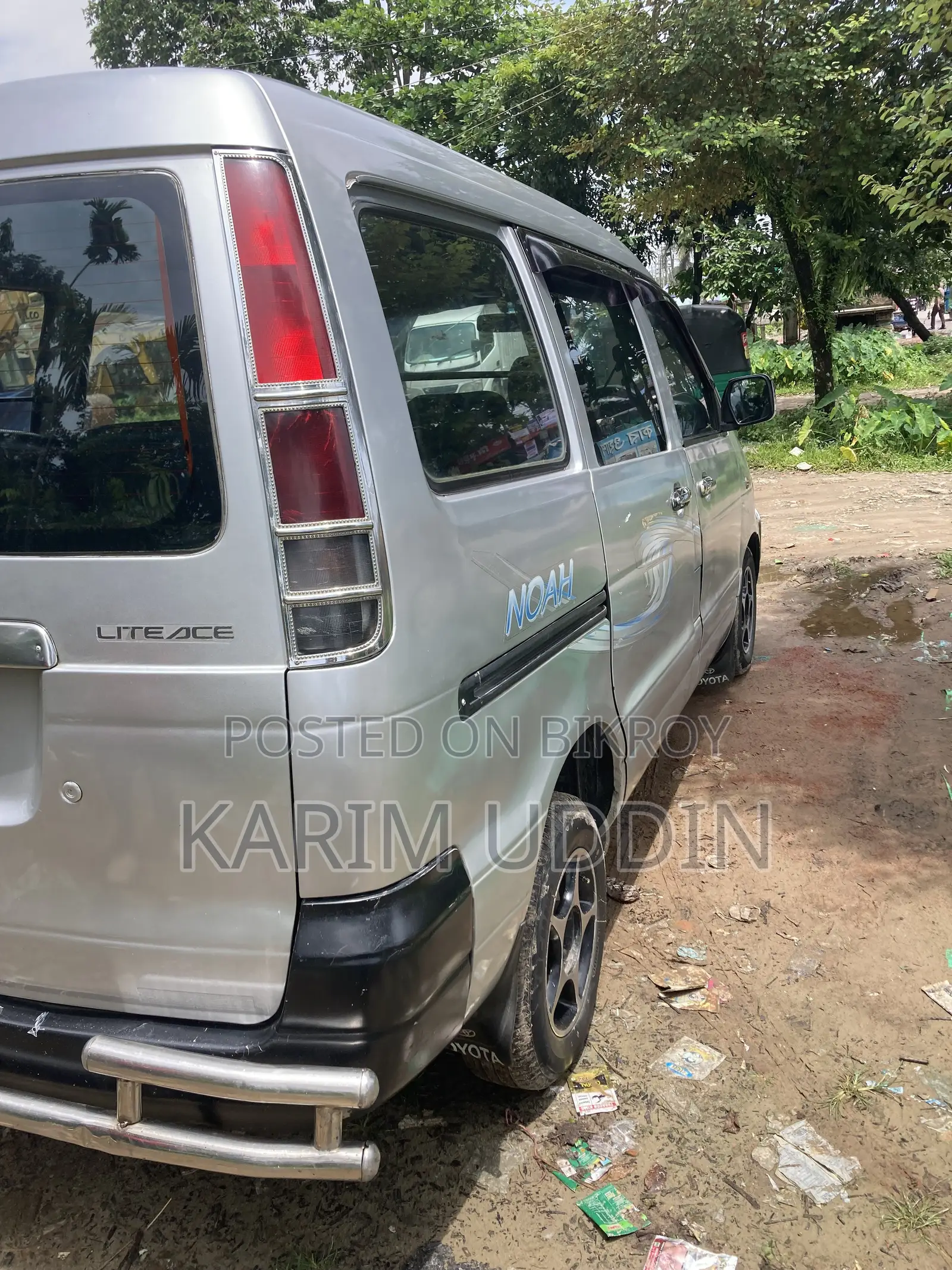 Toyota Noah 2.0 All-Wheel Drive (8 Seater) 2006 Silver