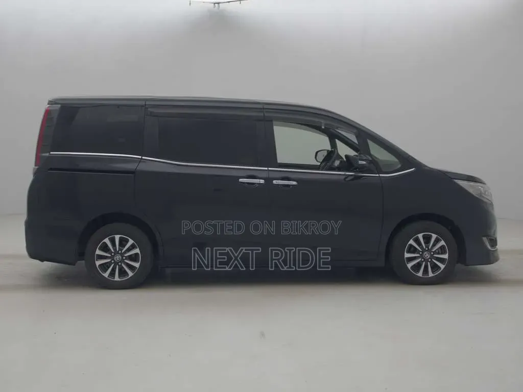 Toyota Esquire 2020 Black