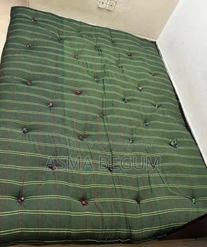 This mattress will be sold. Its size is: 7/5 feet