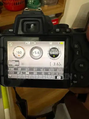 Nikon D5500 + 18-55 Kit