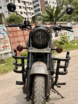 রয়েল এনফিল্ড ক্লাসিক ৩৫০ ২০২৪ গ্রে