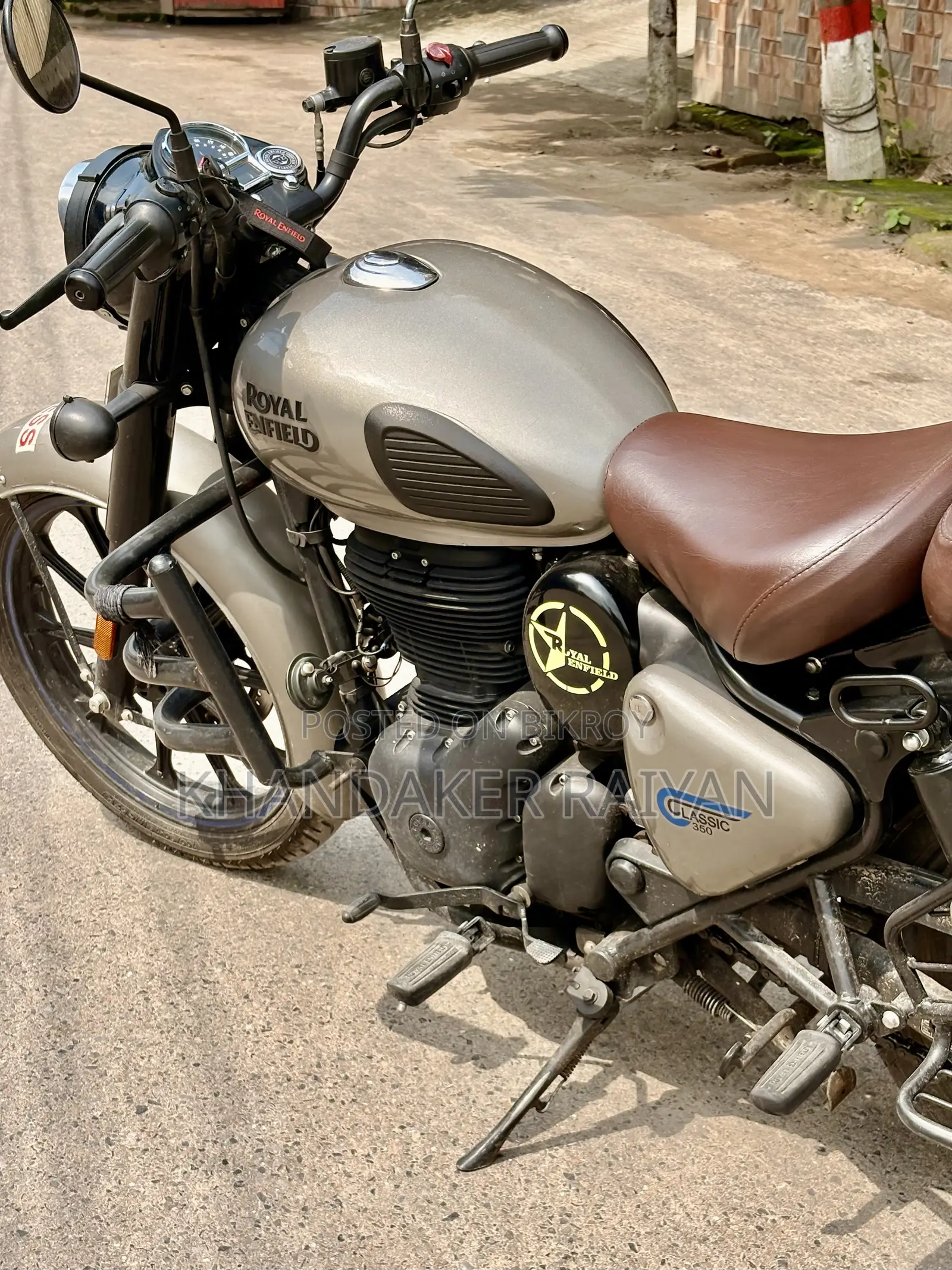 রয়েল এনফিল্ড ক্লাসিক ৩৫০ ২০২৪ গ্রে