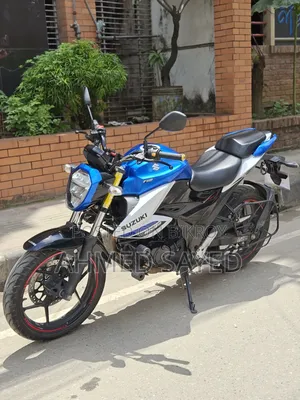 সুজুকি জিক্সার ২০২৫ নীল