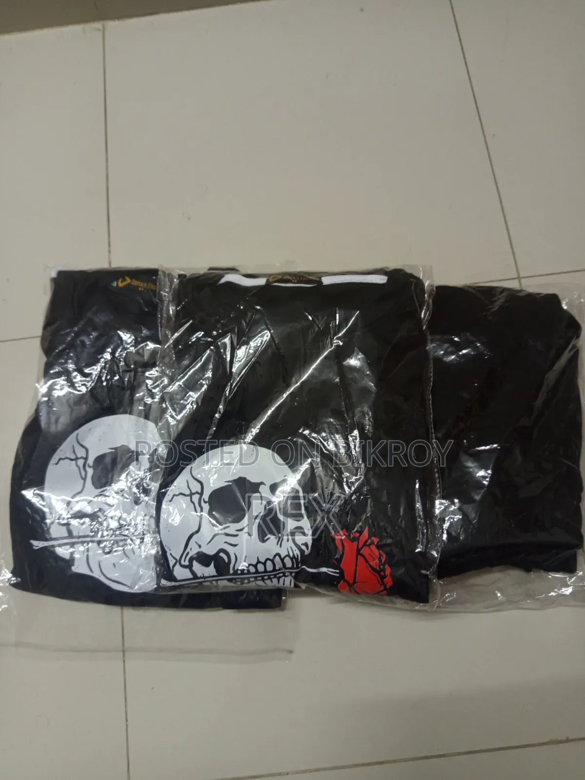 Short pants and t-shirt complete set