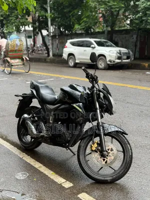 সুজুকি জিক্সার ২০২৩ কালো