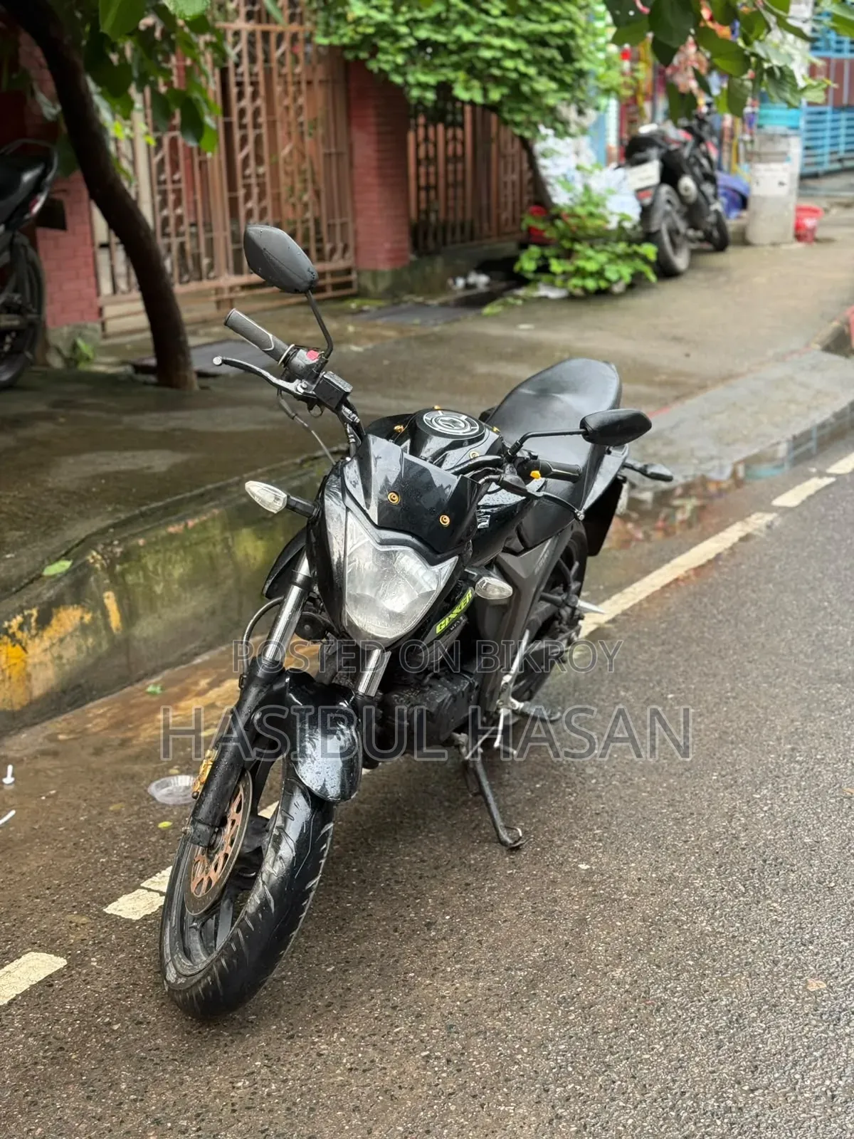 সুজুকি জিক্সার ২০২৩ কালো