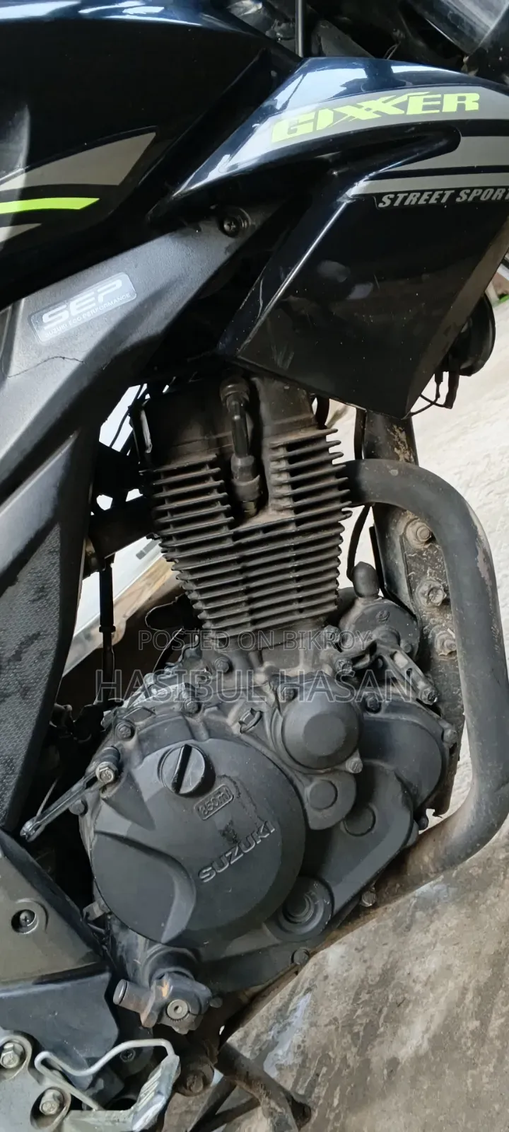 সুজুকি জিক্সার ২০২৩ কালো