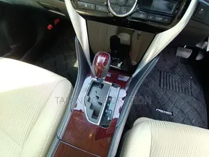 Toyota Premio 2019