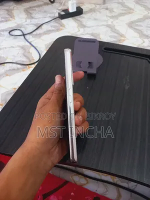 স্যামসাং গ্যালাক্সি এস২২ ৫জি ২৫৬ জিবি হোয়াইট