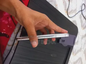 স্যামসাং গ্যালাক্সি এস২২ ৫জি ২৫৬ জিবি হোয়াইট