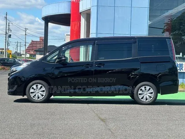 New Toyota Noah 2021 Black