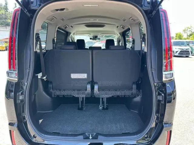 New Toyota Noah 2021 Black
