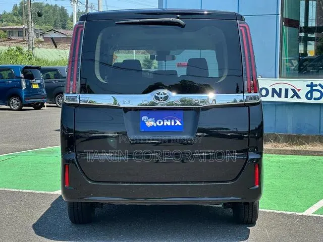 New Toyota Noah 2021 Black