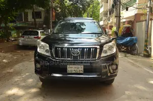Toyota Land Cruiser Prado 2011 Black