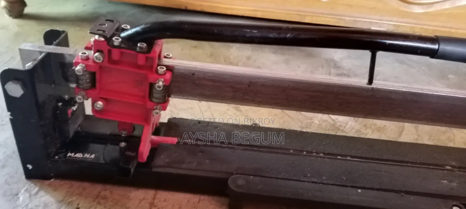 Tiles Cutting Machine