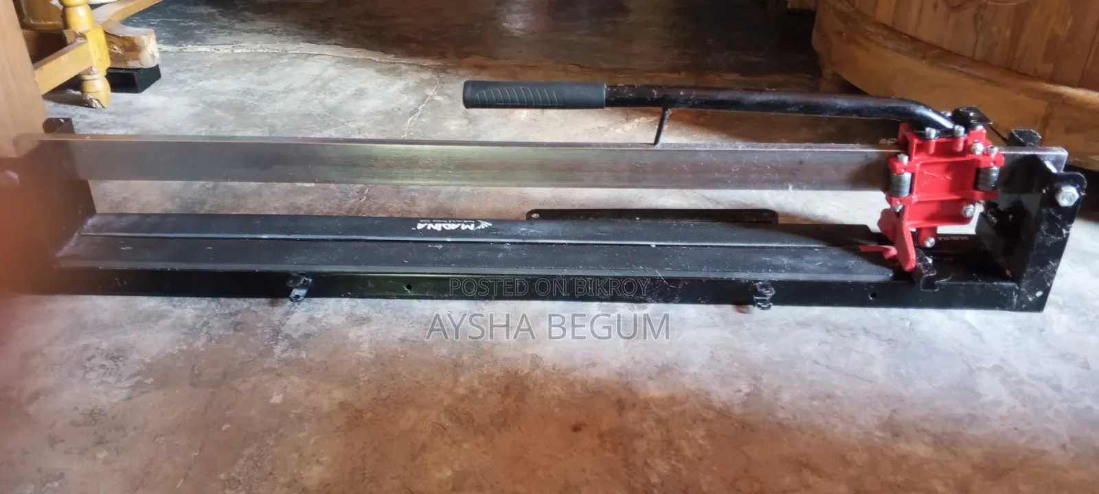 Tiles Cutting Machine