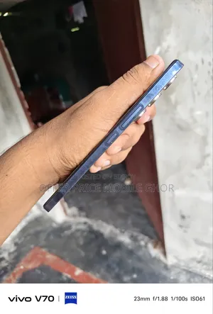 Vivo Y200e 128 GB Blue