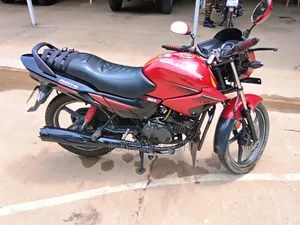 হিরো গ্ল্যামার ২০২২ রেড