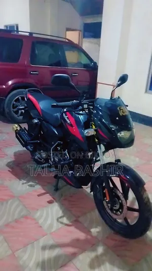 বাজাজ পালসার ১৫০ ২০২৫ ব্ল্যাক