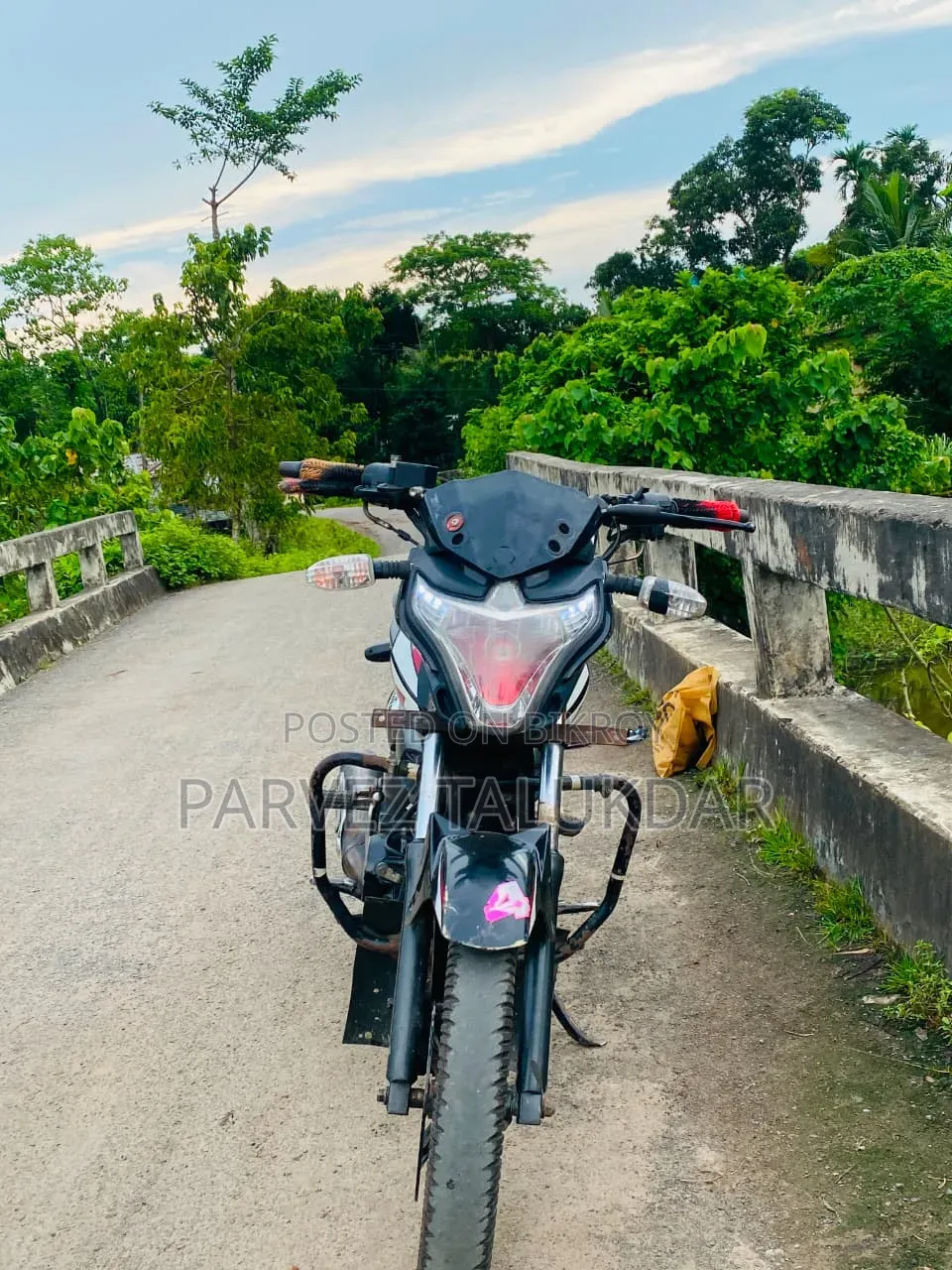 এইচ পাওয়ার এসকর্ট ১১০ ২০২২ কালো