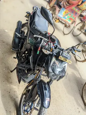 টিভিএস আপাচি আরটিআর ১৬০ ৪ভি ২০২১ কালো