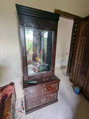 ড্রেসিং টেবিল ব্যবহৃত জরুরি বিক্রি