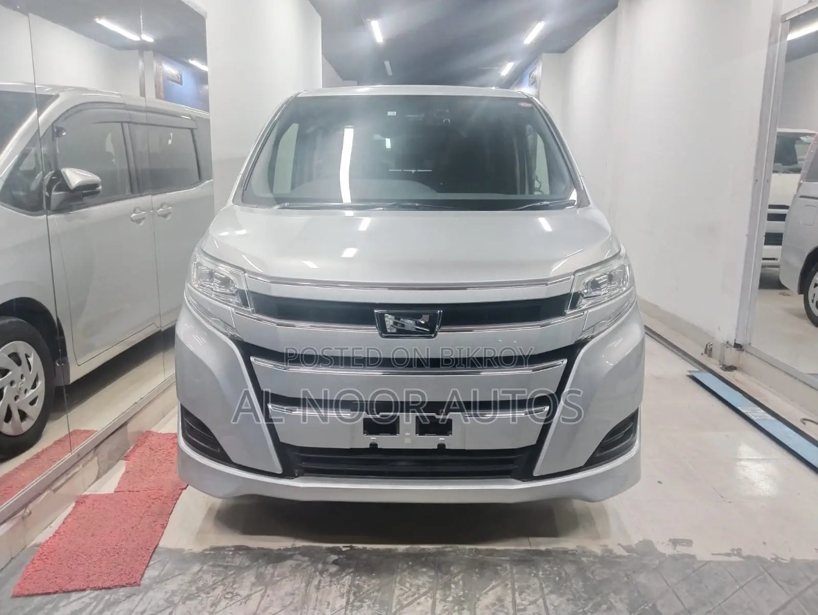 Toyota Noah 2.0 FWD (8 Seater) 2020 Silver