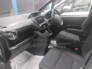 Toyota Noah 2.0 FWD (8 Seater) 2020 Silver