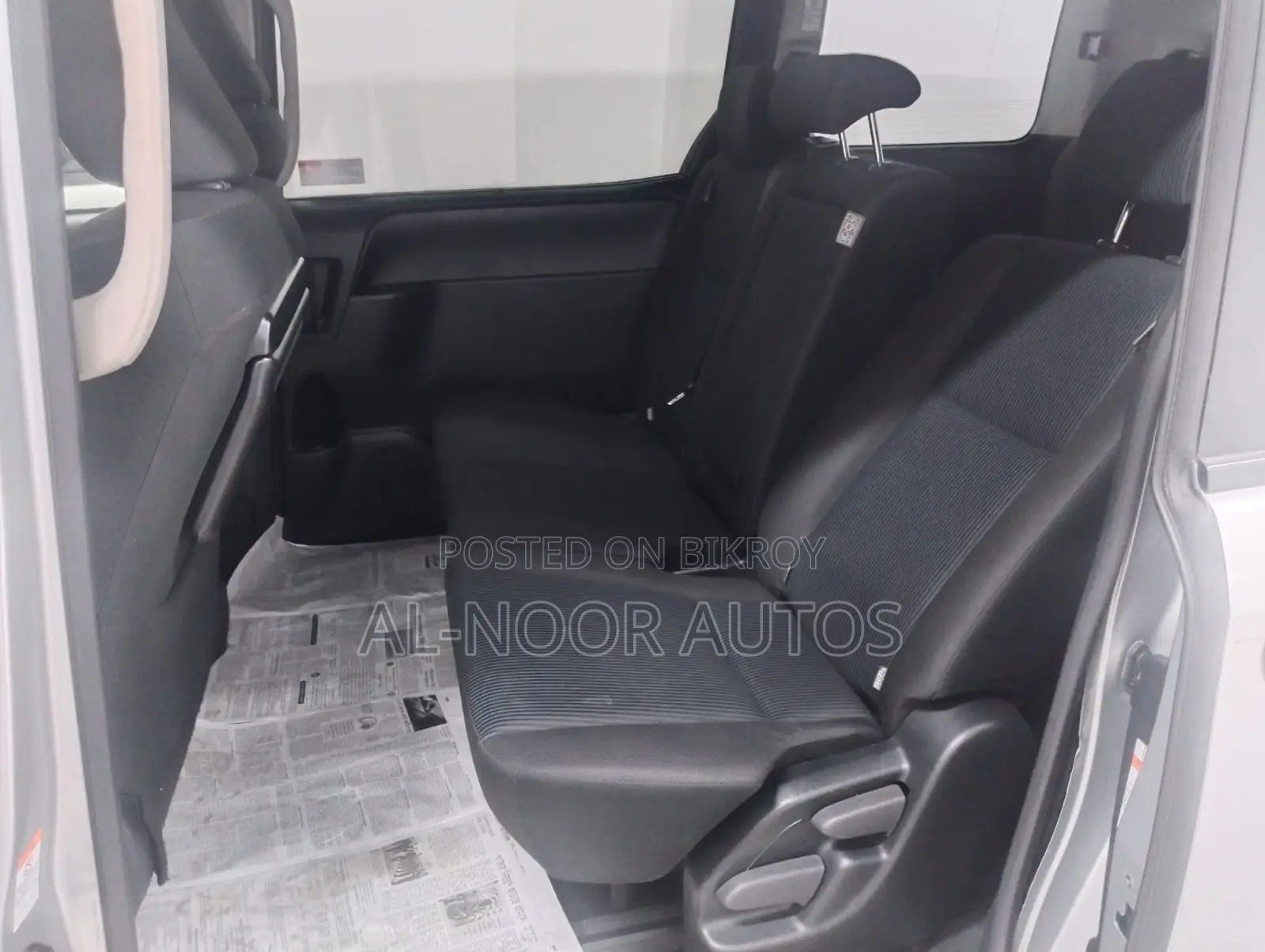 Toyota Noah 2.0 FWD (8 Seater) 2020 Silver